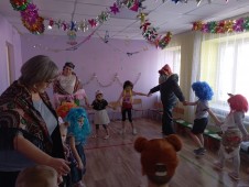 Отворяй ворота пришла коляда! Отворяй ворота пришла коляда!