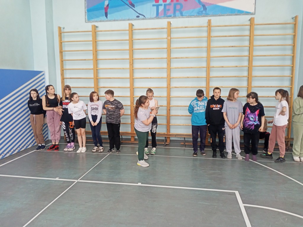 Школьные соревнование по гимнастике среди 1-11 классов. 7