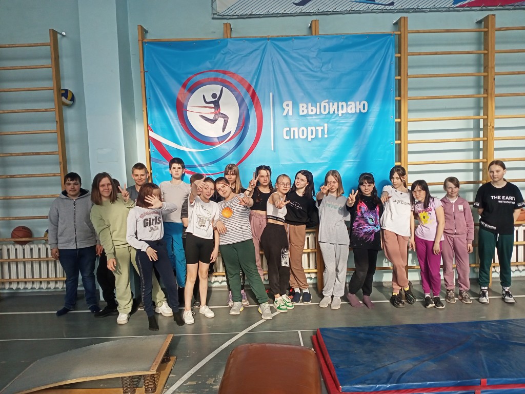 Школьные соревнование по гимнастике среди 1-11 классов. 21
