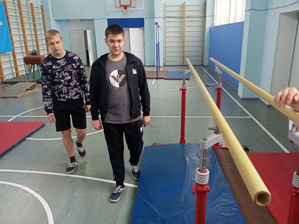 Школьные соревнование по гимнастике среди 1-11 классов. 30